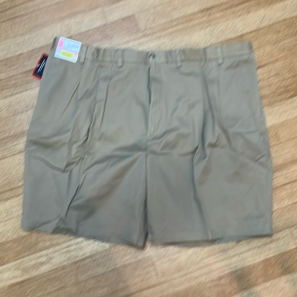 Round tree and Yorke men’s shorts size 48